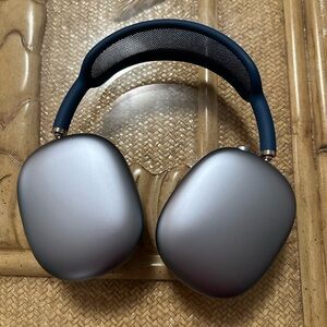 AirPods Max